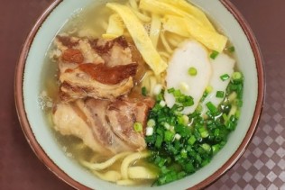 人気の沖縄エリアでレストランのお仕事♪