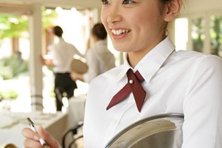 ペットとくつろげる宿でレストラン・清掃のお仕事🌟