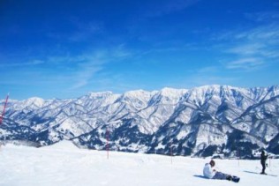 群馬県の岩鞍でレストランスタッフ募集!✨