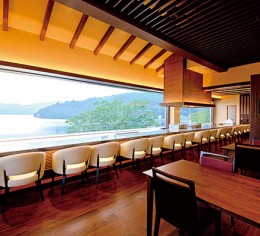 箱根の人気パン屋さんでカフェホールスタッフ募集中!!