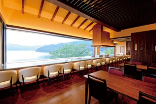 箱根の人気パン屋さんでカフェホールスタッフ募集中!!