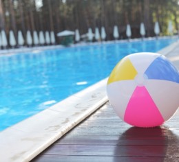夏案件!人気のプール監視員スタッフの募集!!