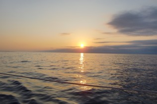 人気の海沿いのお仕事!リフォーム済の綺麗な寮でお仕事の後も気持ちよくリラックス♪