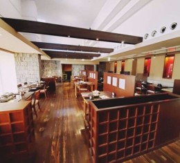 箱根のリゾートホテルでレストランのお仕事!小田原駅から約40分とアクセス良好♪