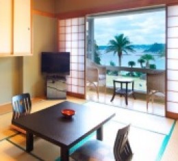 海まで徒歩15分♪人気の観光地・鴨川でレストランのお仕事の募集です♪