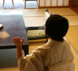 岐阜県の秘境の旅館で仲居のお仕事♪