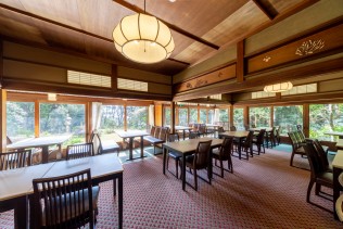 【賄いはホテルのバイキング料理】兼任スタッフ募集♪