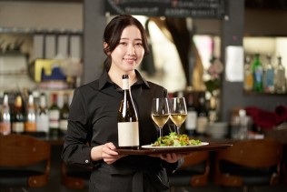 岐阜県のスキー場併設ホテルでレストランフロアのお仕事🍳