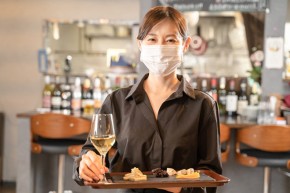 名護市のホテルでレストランスタッフ募集!