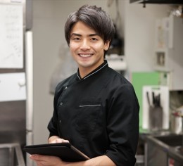 大人気の沖縄求人!日本最南端のビーチリゾートがすぐそこに!
