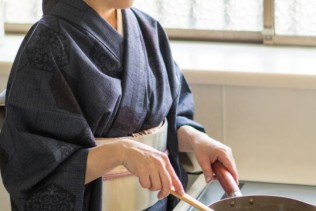 歴史ある旅館で調理のお仕事♪