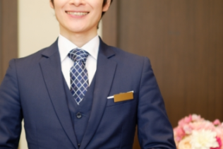 大自然に囲まれたホテルでフロントのお仕事!