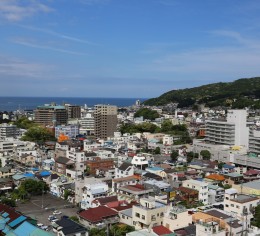 熱海のリゾートホテルでナイトフロントスタッフ1名!
