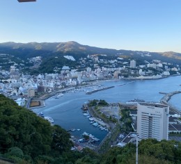 熱川温泉の高台にある温泉宿でレストランのお仕事♪