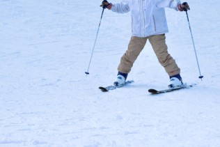 北海道の有名スキー場で圧雪スタッフ募集!
