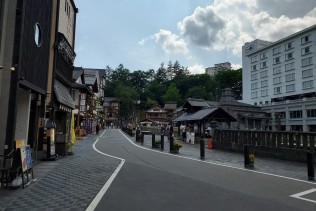 草津温泉の好立地リゾートホテルでレストランのお仕事♪
