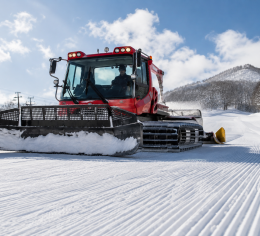 北海道の有名スキー場で圧雪スタッフ募集!