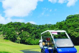 沖縄のゴルフ場でフロントスタッフ募集!