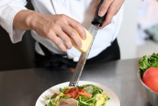 【急募】未経験OKの調理補助のお仕事募集中!