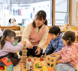 【子供好きな方にピッタリ】スキー場の託児所スタッフ募集!