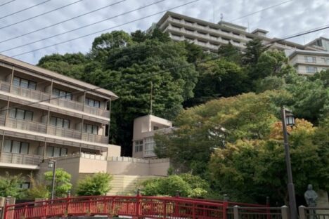 兵庫県・有馬温泉でレストランスタッフ4名！