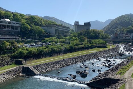 急募✨箱根湯本中心部に位置する湯宿でレストランホールのお仕事♪