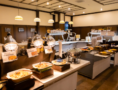 【賄いはホテルのバイキング料理】調理補助と客室清掃のお仕事♪