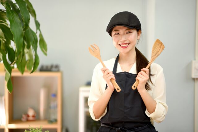 【賄いはホテルのバイキング料理】調理補助のお仕事♪