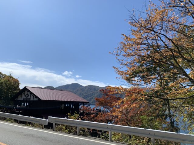 中禅寺湖目の前のホテルで調理補助のお仕事！大浴場が使える♪