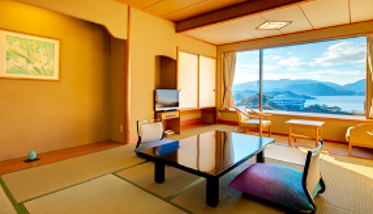 「日本の夕陽百選」に選ばれた絶景のリゾートホテルで内務スタッフのお仕事♪