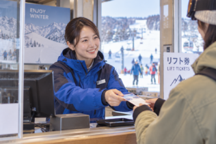 【岐阜の人気スキー場⛄】チケット販売スタッフ募集中！