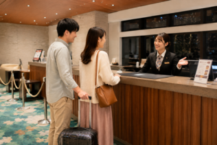 【寮費・光熱費無料】老舗ホテルでフロントスタッフ募集！